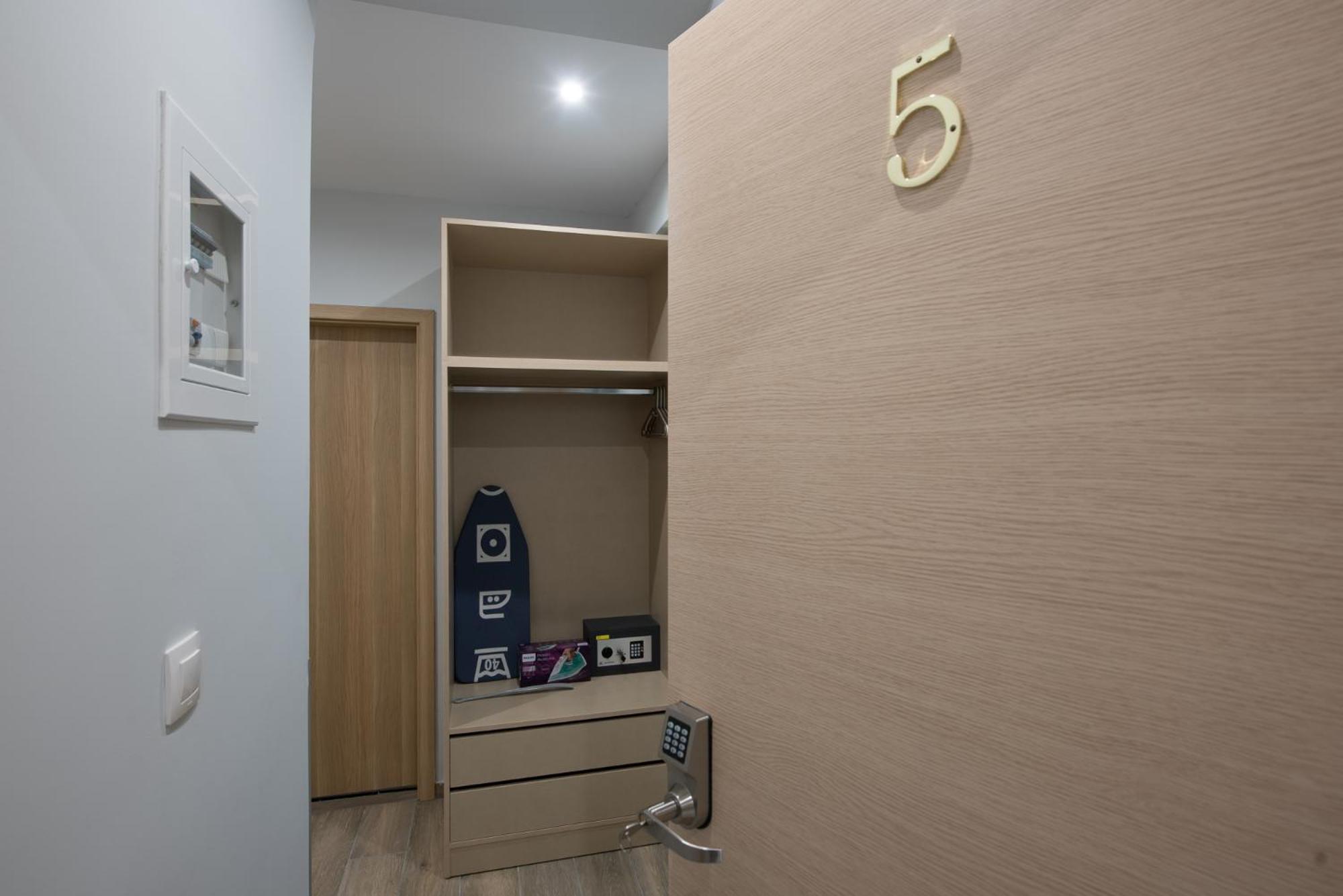 Rob Venture Suites At The Central Of Athens City מראה חיצוני תמונה